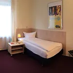 Weidenhof Szálloda 3*